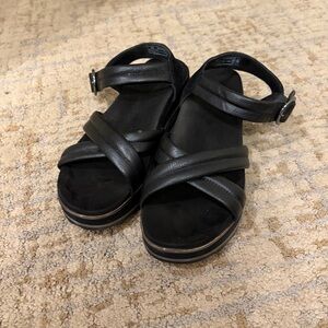 Vionic Reyna women's sz 11 black sandals $130